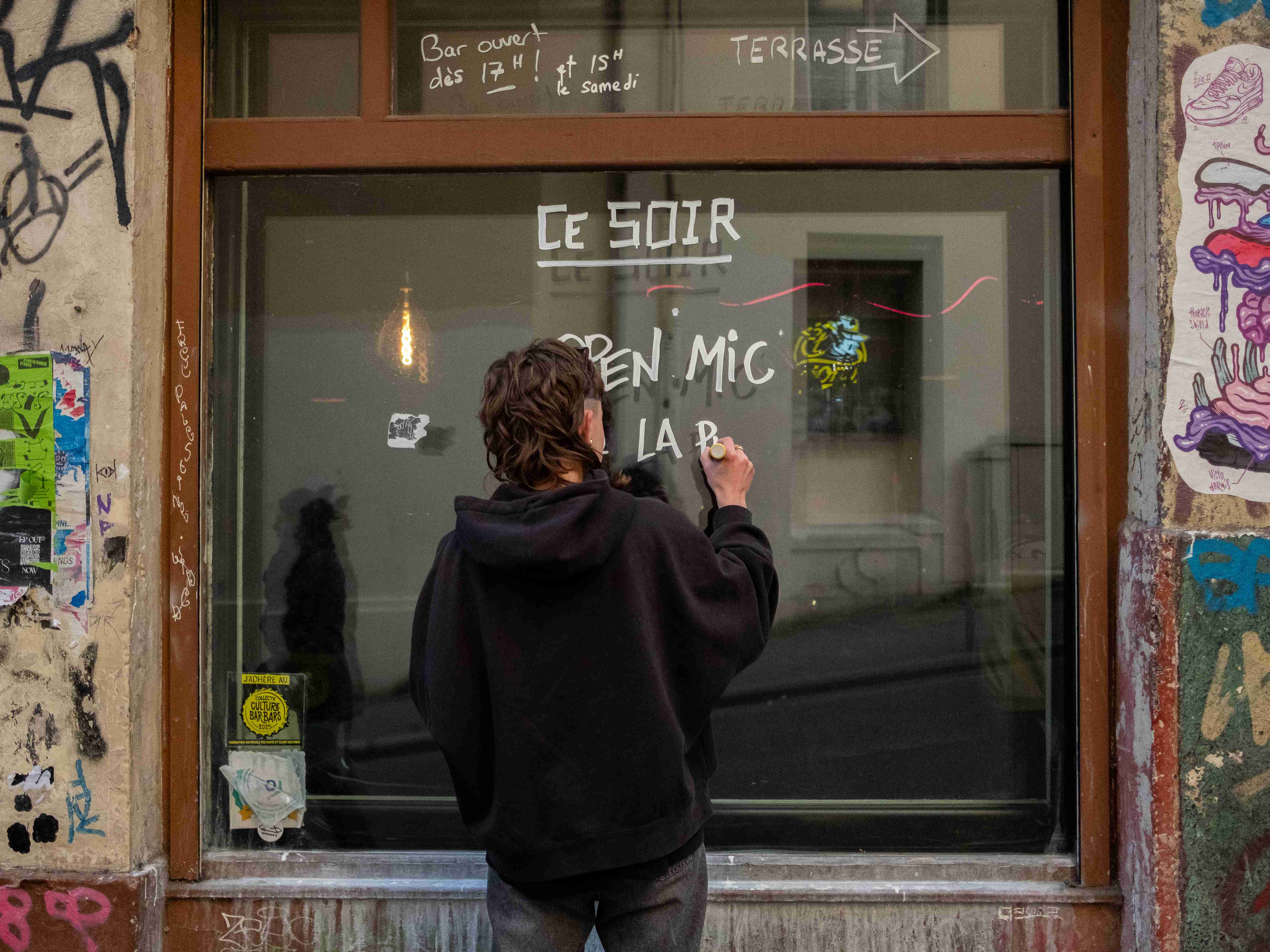 https://backend.streetpress.com/sites/default/files/12-gauche_tetanisee_11zon.jpg