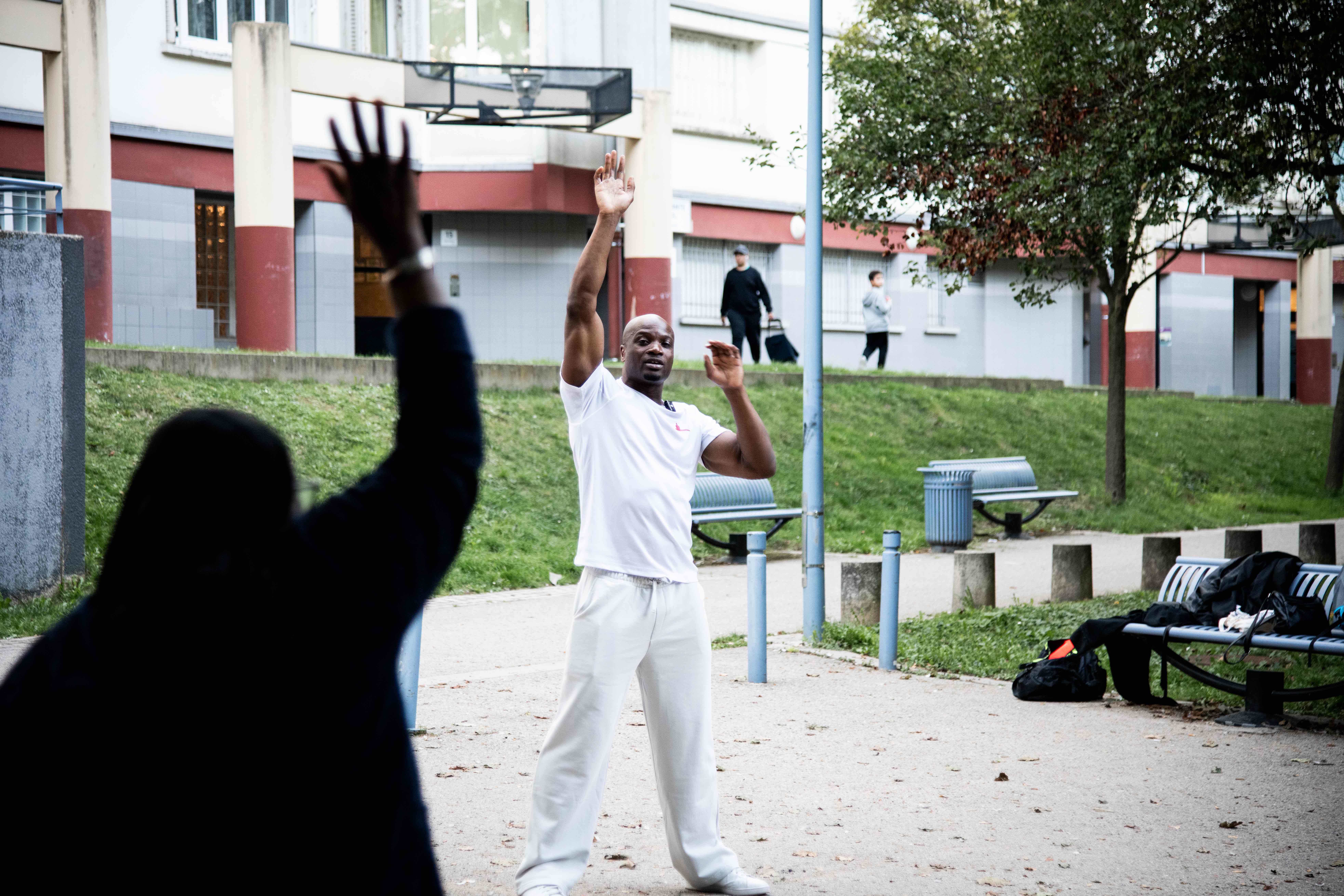 https://backend.streetpress.com/sites/default/files/17092025_nmn_5153_sport_mamans_mamedydoucara_cnnoman_2_copie.jpg