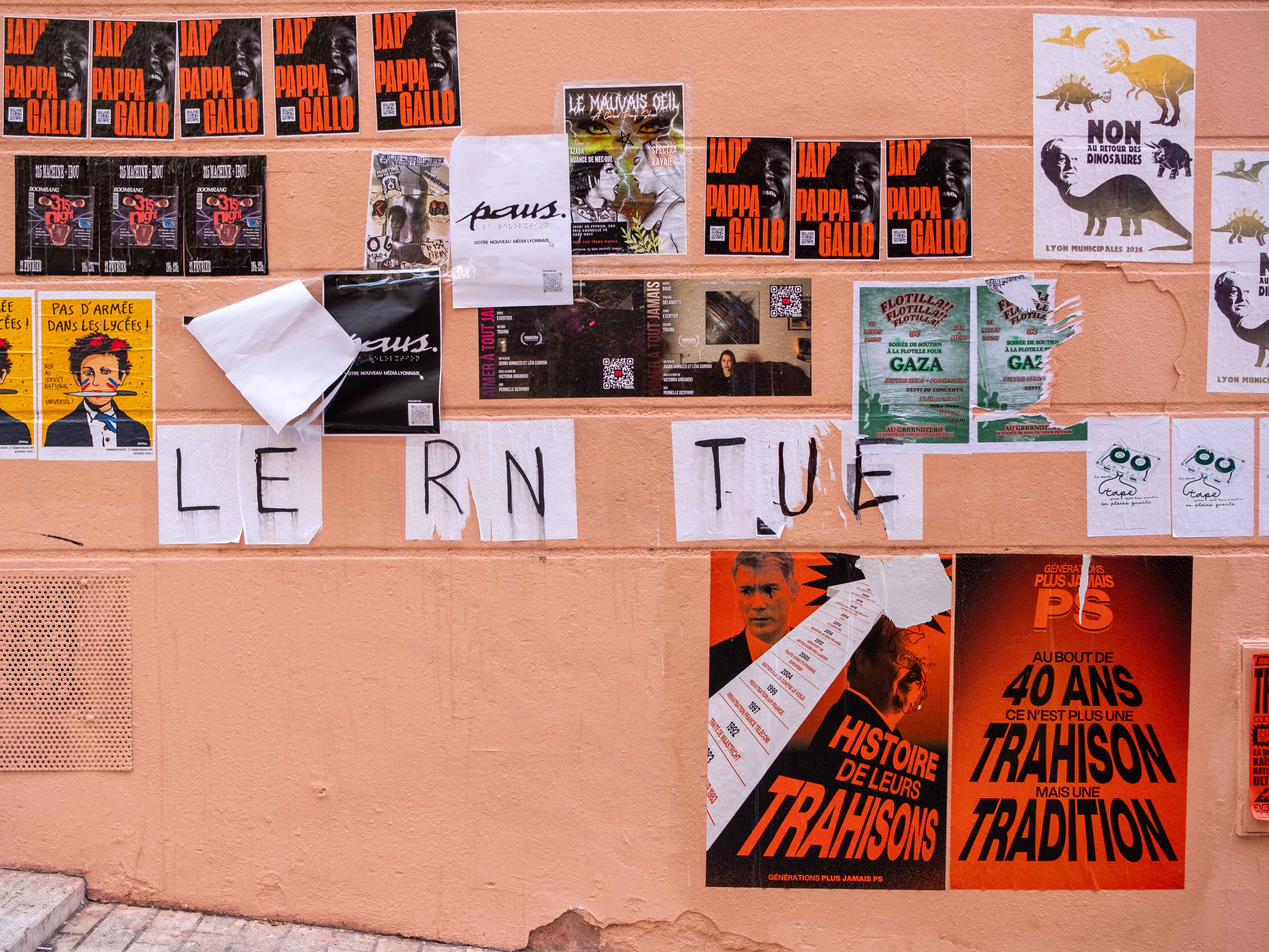 https://backend.streetpress.com/sites/default/files/19-gauche_tetanisee_11zon.jpg